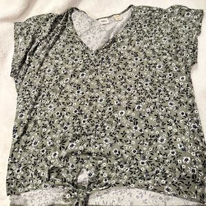 Green floral top